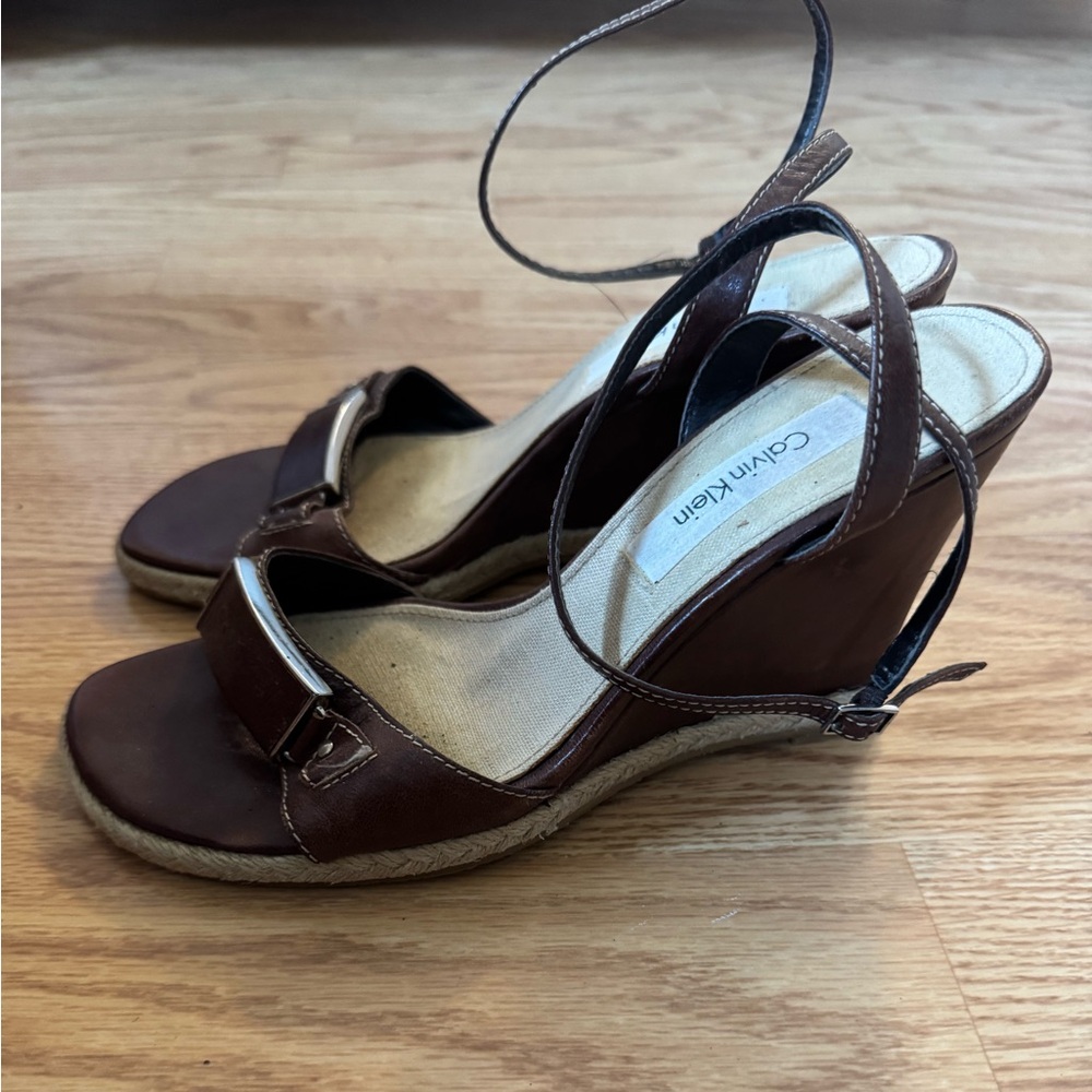 Calvin Klein Catherine Women's Brown Leather  Wedge Sandals size 8 - Picture 3 of 6